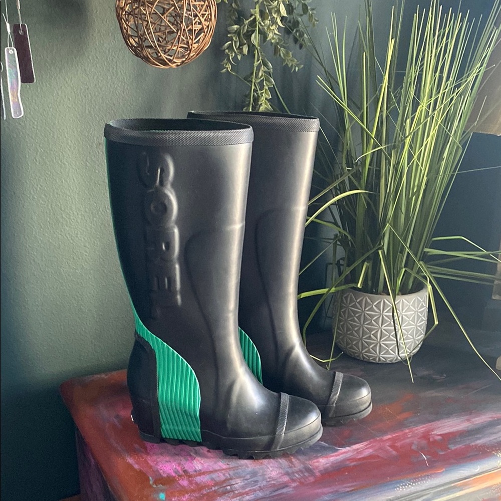 Sorel Women's Black and Green Rain Boots